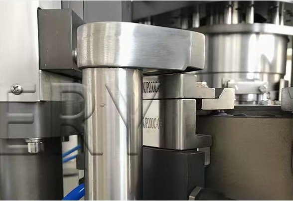 FI-CF segment cleaning station